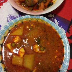 じゃがいもとチーズとグリーンピースのカレー