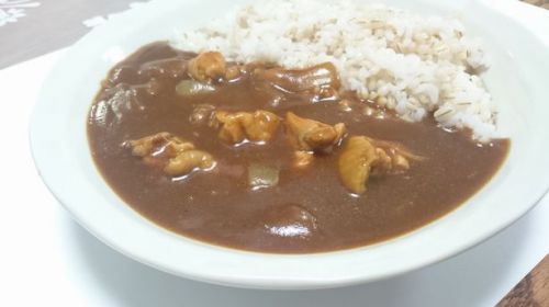 ペーストタイプのカレールウ・きわだちカレー(ハウス食品) 大ヒットの理由を探るっ!