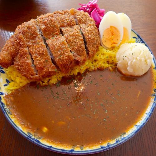 おもろまち「Diletto Curry Via」の進化したカツカレーでお腹いっぱい!