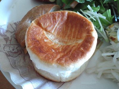 夢中で食した玉子カレーパン(あさねぼうのベッカライ)