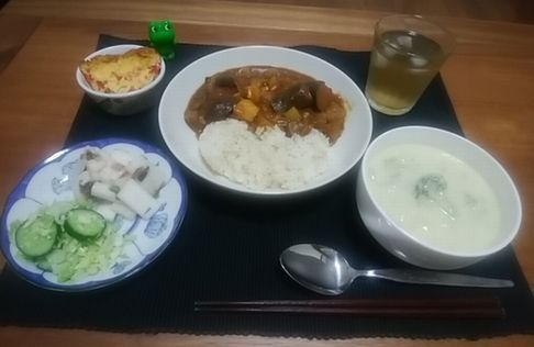 トマトの酸味でチキンカレー