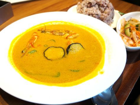 新宿「バインセオサイゴン」傑作のベトナムカレー、メチャ旨!
