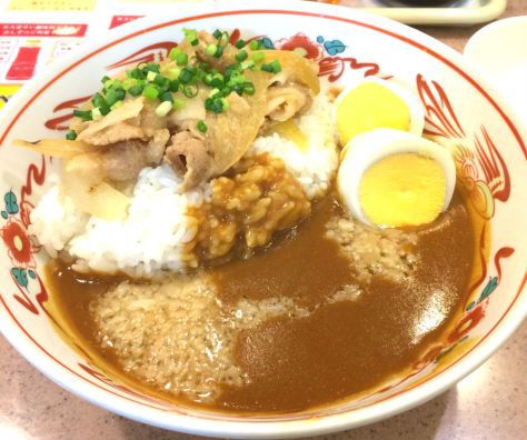 新宿「カレーハウス11イマサ」の背脂カレー、美味しいね。
