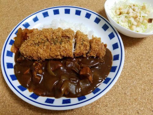 NO.01 本格カレールー蜂カレーでロースカツカレー