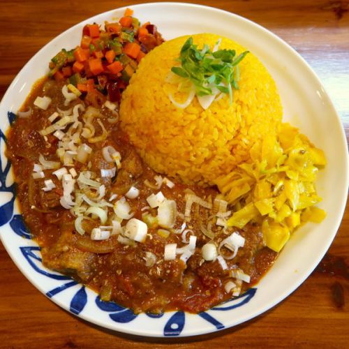 ヤマナカリーのウィークリー、今週は「豚バラ軟骨カレー」