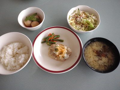 バーグ、バーグ、ハンバーグ♪(帯広白樺通りスープカレー本舗)
