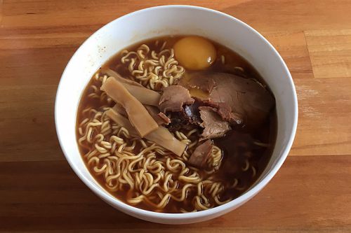 18禁カレーラーメン 食べてみました!超絶痛辛い赤唐辛子ブットジョロキア仕様の激辛ラーメン!!