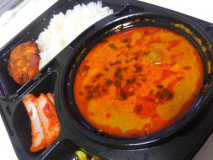 今年4回目、アティティのテイクアウトカレー弁当。
