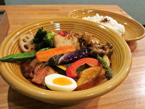 [2016.11.24] カレー&ごはんカフェ 【ouchi】 (おうち)「豚角煮と16種の野菜スープカレー」