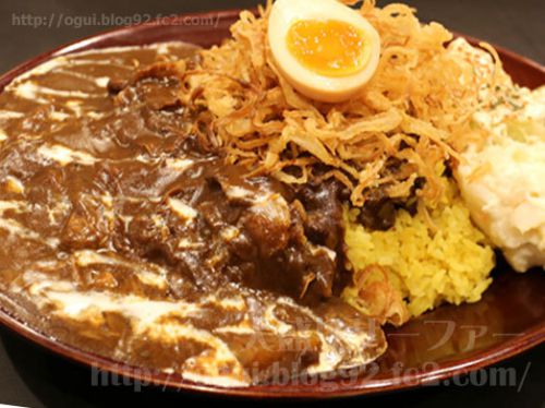 カレーは飲み物。ニュー新橋ビル店で黒い肉カレー大盛り
