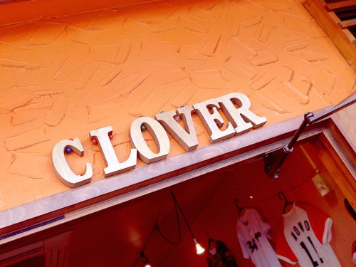 『CLOVER』~めでたく10周年!!南堀江の多彩なメニューを打ち出すCURRY BAR☆~