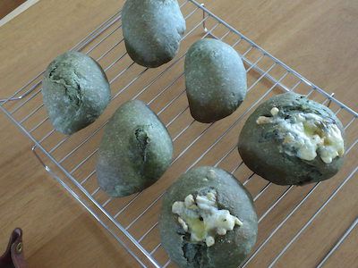 よもぎチーズカレーパン