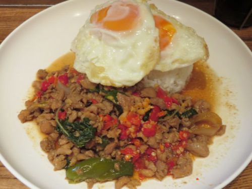 タイ料理「アジアンスマイル代々木店」でいい感じの「ガパオライス」&「グリーンカレー」