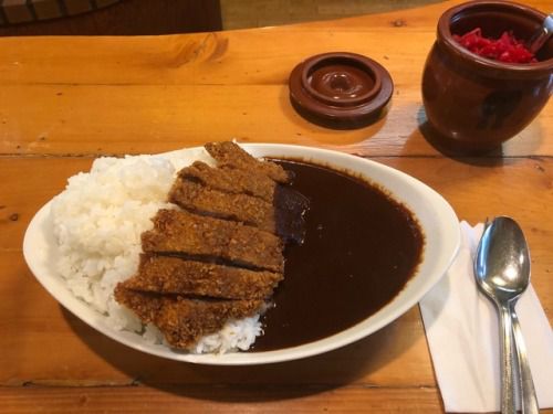 StandTenのビーフカレー大盛りの150倍、カツのせ。
大満足です
いい汗かいた( ̄▽ ̄)
東海大方面に仕事があると寄りたく...