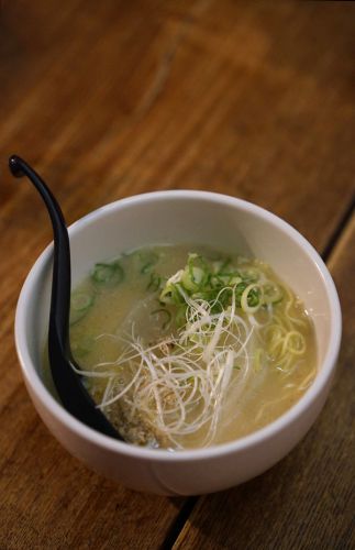 「土竜が俺を呼んでいる」でラーメン。その前にFM『コミてん』で“大丸カレー展”の告知。