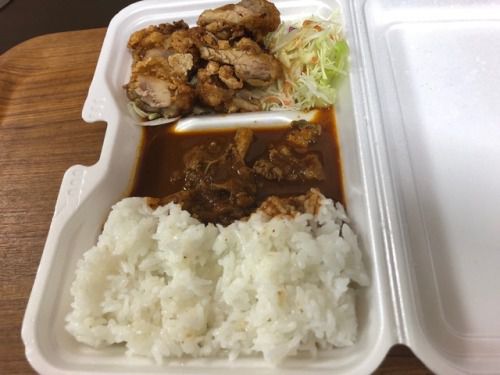 唐揚げカレー弁当的な。
器を洗って再利用(#やっちゃダメなやつ)
#カレー も #唐揚げ も #ご飯 も...