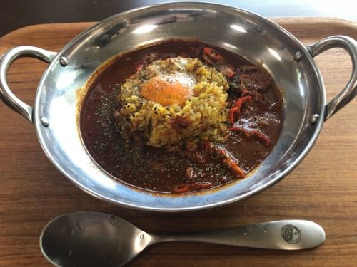 ドライカレー。
刻みハバネロをかけて熱々のハバネロオイル、少々のコワントローをファイヤー。
#空気が辛い
#カレー #ハバネロ...