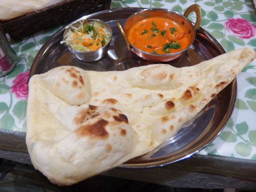 インド料理 Neelam(二ーラム)@和田岬・兵庫区小松通 「4種の美味いカレーにナン食べ放題が腹パンで何度食べてもやっぱり超おすすめやねん!」
