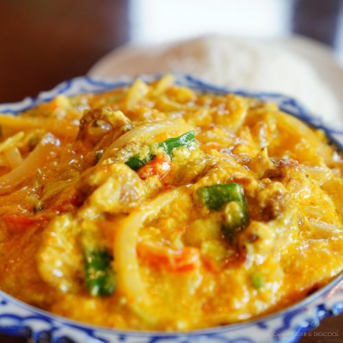 南城市・タイの予行演習!?「カフェくるくま」でプーパッポンカレーを食べる!
