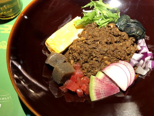 『ぽんしゅや三徳六味』~これぞ和のカレースタイル!!福島・路地裏立ち呑みのおばんざいカレー☆~