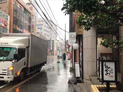 風邪なんてカシミールで吹っ飛ばす カレーの店 ボンベイ 本店