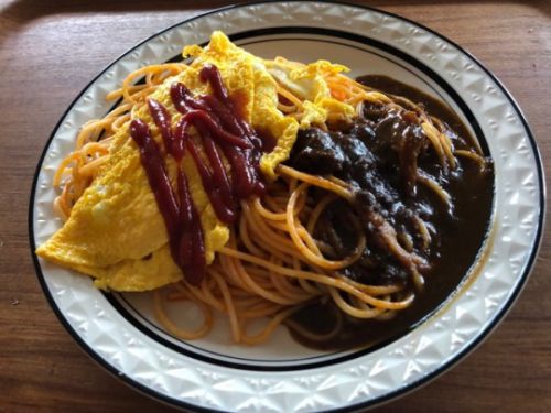 あまり材料で作ったオムカレーセット的な。