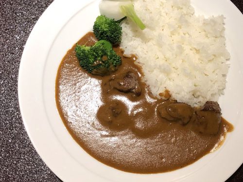 『楽食倶楽部 裏小路牛肉店』~牛肉卸店直営!!ラグジュアリーな空間で極上の和妃牛カレーを☆~