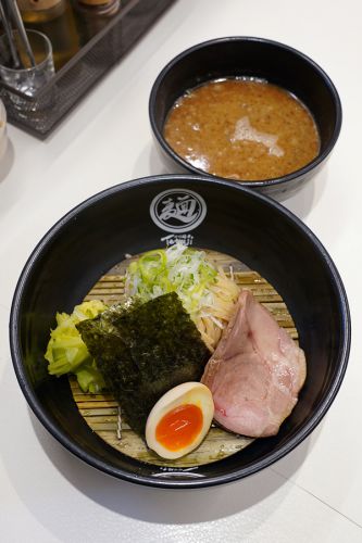 平尾【つけ麺 Tetsuji】で魚介つけ麺、からの【ホピ珈琲】で試作品カレー。
