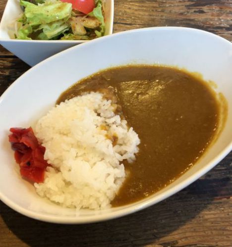 蓮根「喫茶はすね&OneFour」昼は喫茶店、夜はバーの二毛作。カレーライスが何気なく旨い。
