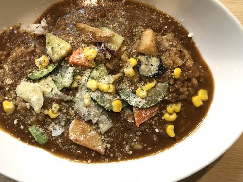 『マダム・カリー』~ほっこり優しい家庭の味!!北浜でマダムの懐かしい味わいカレーを☆~