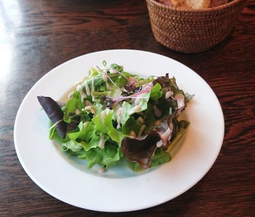 ベーカリー&レストラン沢村旧軽井沢へ。