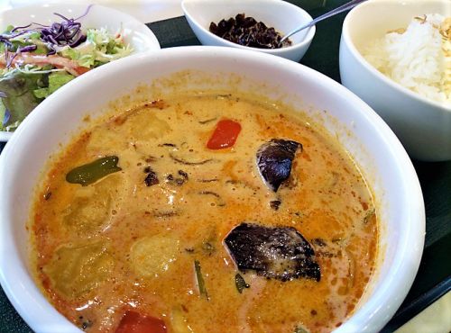 レストラン みんぱく:マッサマンカレーランチ