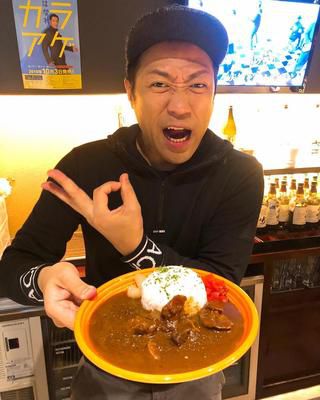 はなわさんプロデュースの六本木『BAR稽古場』の佐賀牛カレーが、バタみたいに旨〜〜〜い!!! #BAR稽古場 #はなわ #SAGA #翔んで埼玉 #埼玉ポーズ