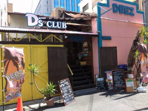 大阪上本町・鶴橋のDEEZディーズでワンコイン500円の野菜12種入りビーフカレー!サラダ付き!