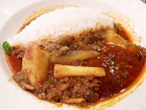 池袋サンシャインシティでスパイス香る激辛インド風カレーを食べる