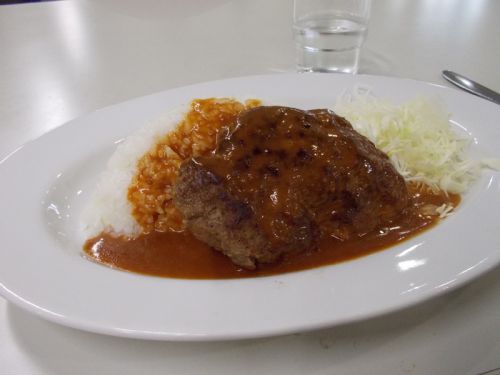 学食のカレーを300記事書いたから、記念に学食ランキング的ものでも書こうかなとダラダラと書く