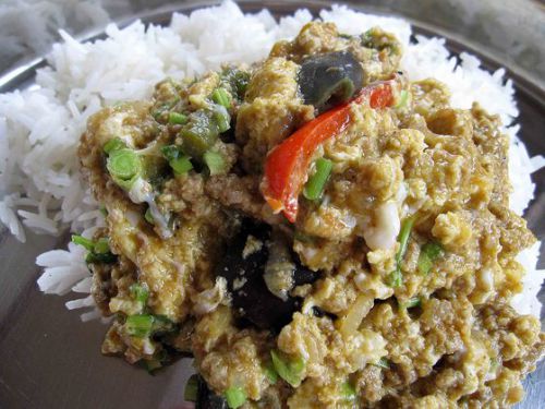 溶き卵で仕上げるキーマカレー