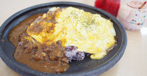 マチcafeゆめの駅の剣崎なんばを使った「白山オムカレー」(石川県白山市)