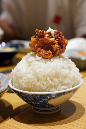 千早駅前【とり焼肉エイト】で【Good up Coffee】の有賀コータローくんの送別会。【SWEET TIME +PLUS+】【アンジェロ】。昨夜の【あさだのカレー】からの『カレバカラジオ』スタート。
