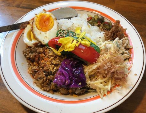 神田「アヤムスープ茶屋」スープカレー屋で玉子キーマを食す。