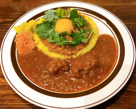 幡ヶ谷「ウミネコカレー」ポークとキーマカレーの2種盛りを食す。