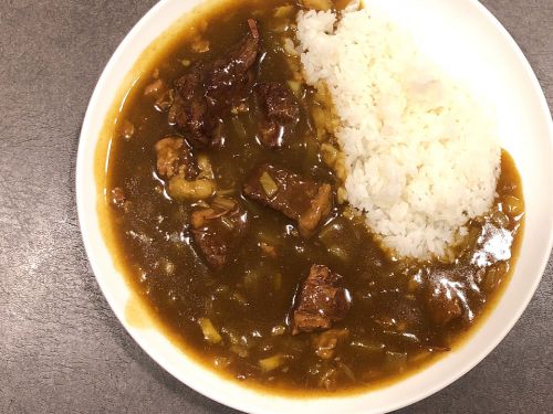 『群愛飯店 本店』~深い旨味に潜むスパイス感!!元町老舗中華料理店の王道中華カレーライス☆~