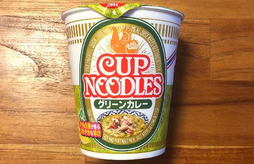 カップヌードル グリーンカレー!爽やかな辛みがクセになる人気の王道エスニック料理が登場