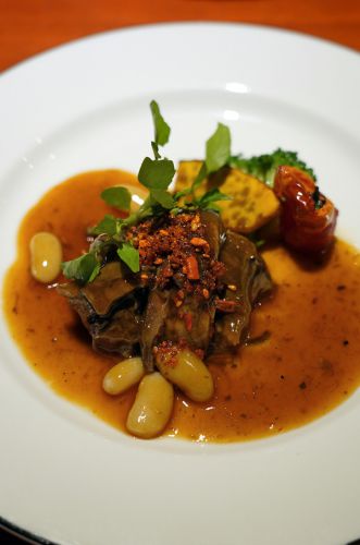 夜は【頤和園 博多駅前店】で中華コース。お昼は【じゃらん食堂】で新作カレー試食、からの【ペコリ】でアイスコーヒー。