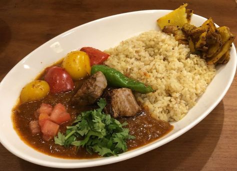 吉祥寺「築地スパイス食堂かぶと」店イチオシの鮪マサラカリーを食す。