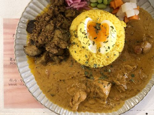 『CHILL SPOT EBISU』~王道の味わいに巧みな味変!!今宮戎の新星スパイスカレー☆~