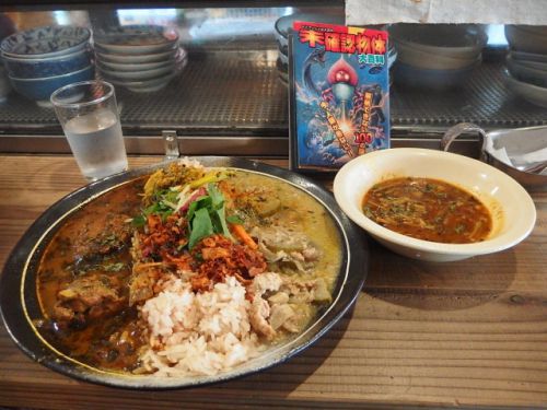 大衆スパイス酒場 ニューヤスダヤ@兵庫区西出町「独創的な大阪的スパイスカレーのお店がやっと神戸にもできたんがめっさ嬉しいねん!」