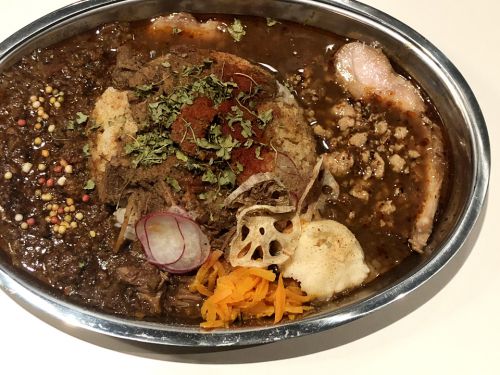 『NICO CAFE』~ビシッと筋の通ったスパイス感!!北新地カレーシーンに斬り込む新進気鋭店☆~