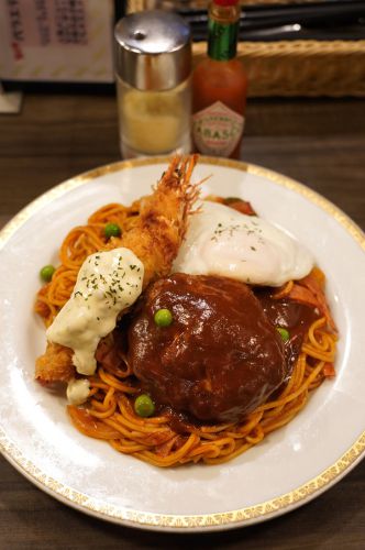夜は【洋風食堂 枝】で盛り盛りナポリタン。昼は清川のビストロ【山縣屋】でガッツリカレーからの【ホピ珈琲】。