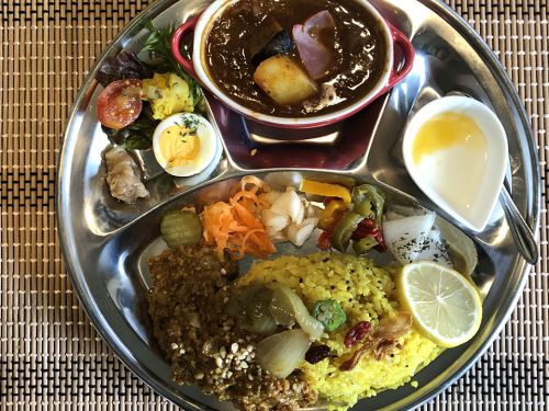 『Yellow』~大津に野菜ソムリエが生み出すスパイスキーマ&スープカレーが誕生☆~